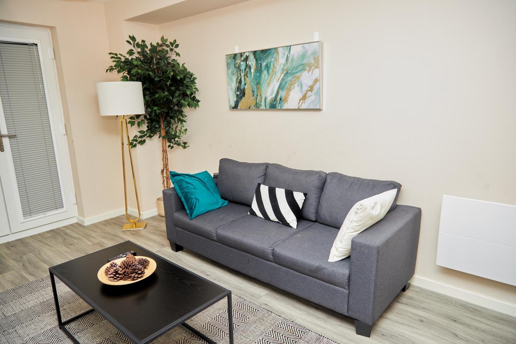 Deluxe And Cozy Two Bedroom With 1 Bathroom And Open Balcony Manchester Exteriör bild