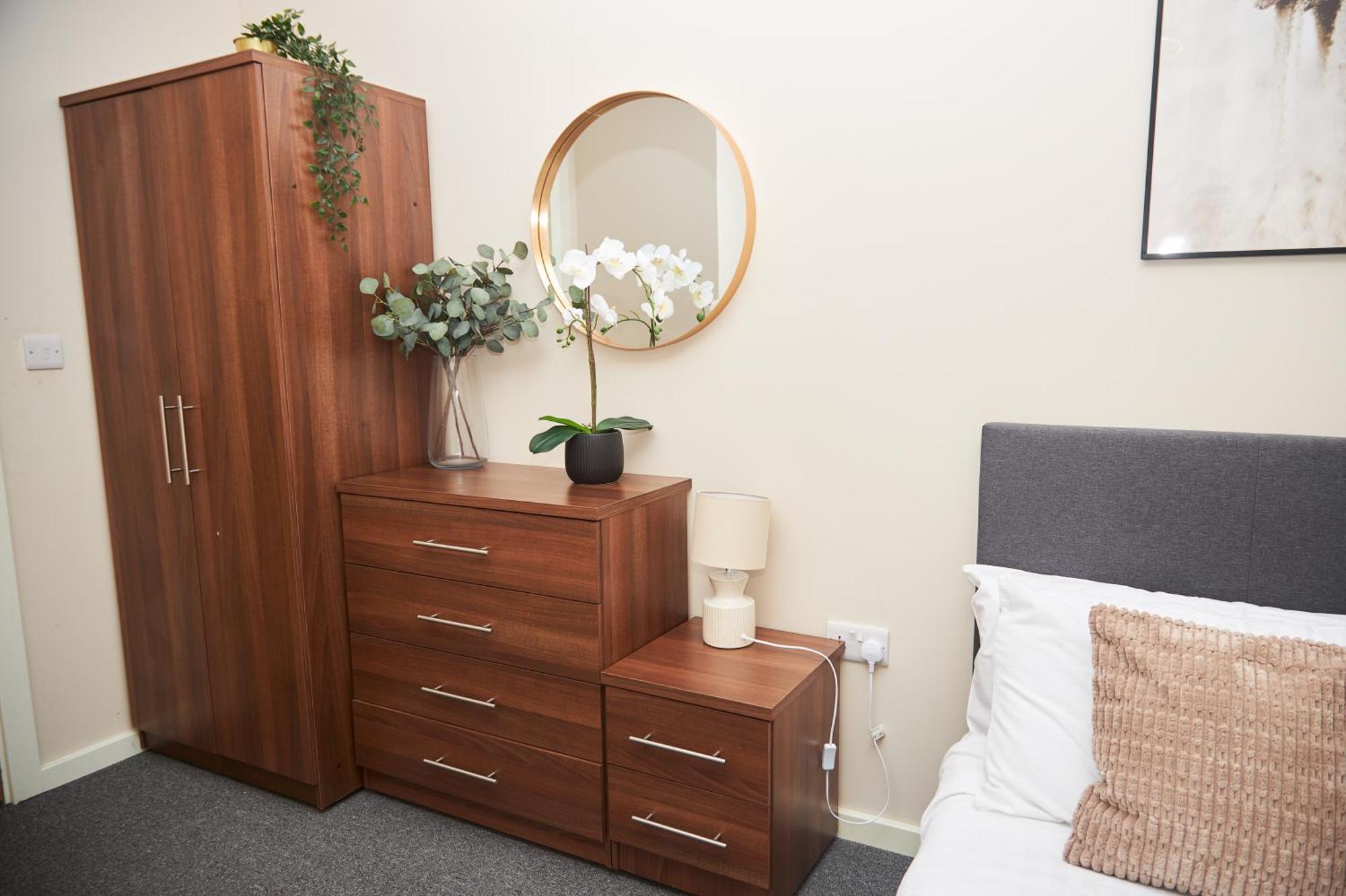 Deluxe And Cozy Two Bedroom With 1 Bathroom And Open Balcony Manchester Exteriör bild
