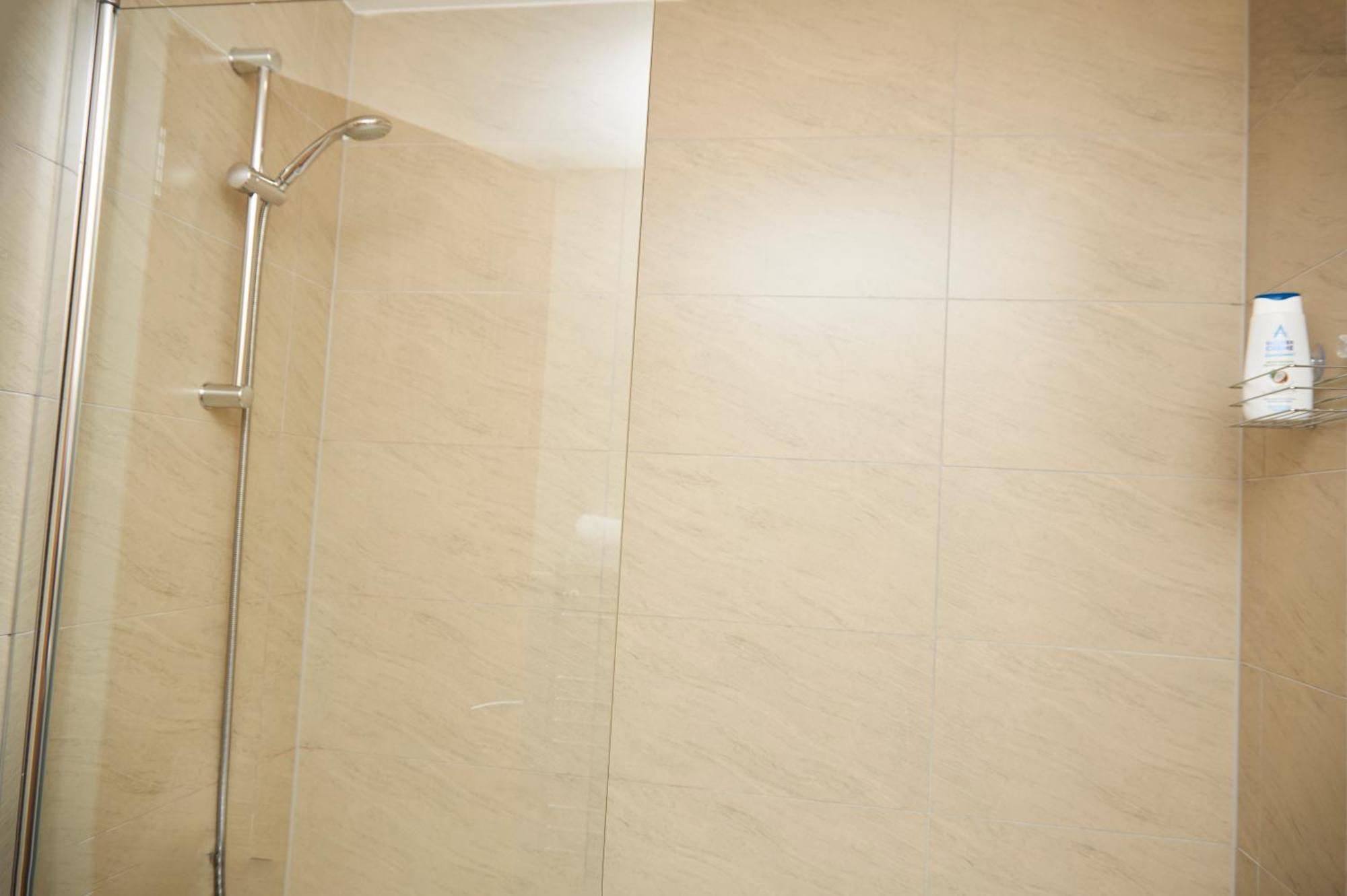 Deluxe And Cozy Two Bedroom With 1 Bathroom And Open Balcony Manchester Exteriör bild